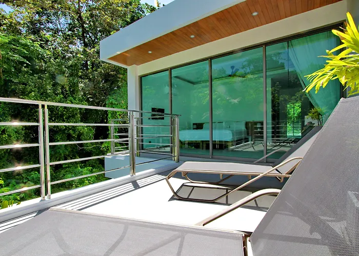 Ya Nui Beach Villas